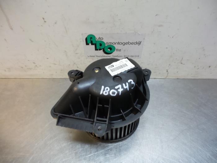 Moteur de ventilation chauffage d'un Peugeot 406 (406 99-), Autos : Pièces & Accessoires, Autres pièces automobiles, Peugeot, Utilisé
