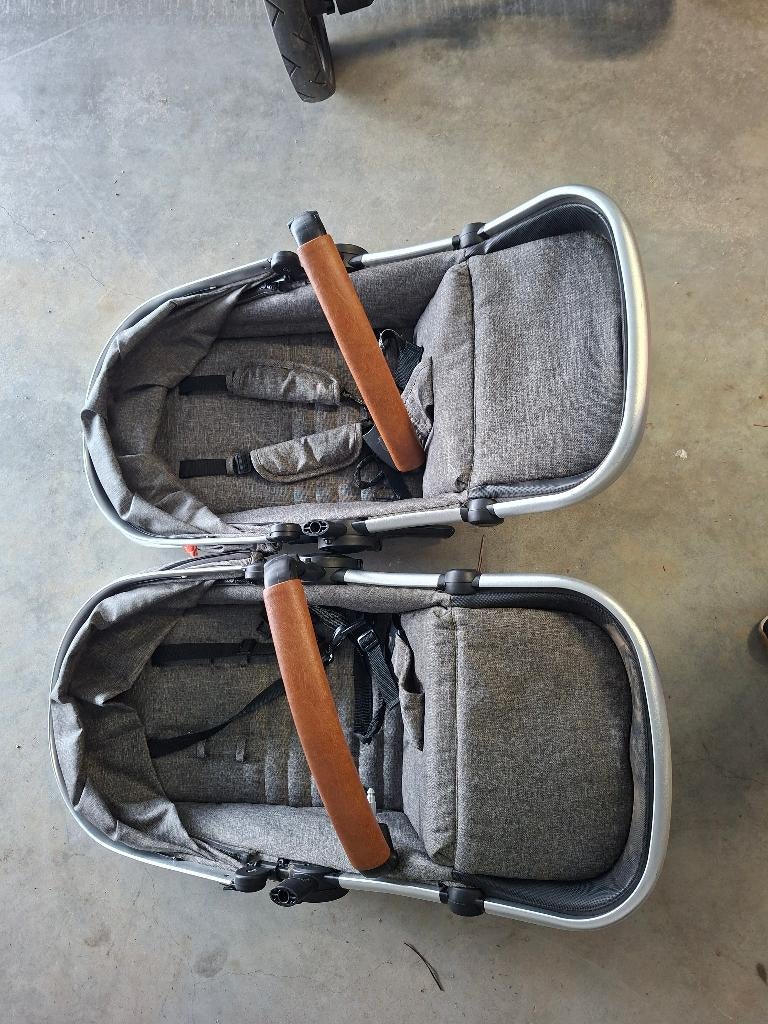 Poussette double à vendre, Enfants & Bébés, Poussettes & Combinaisons, Comme neuf, Poussette, Voiture duo, Avec nacelle, Tige de poussée réglable