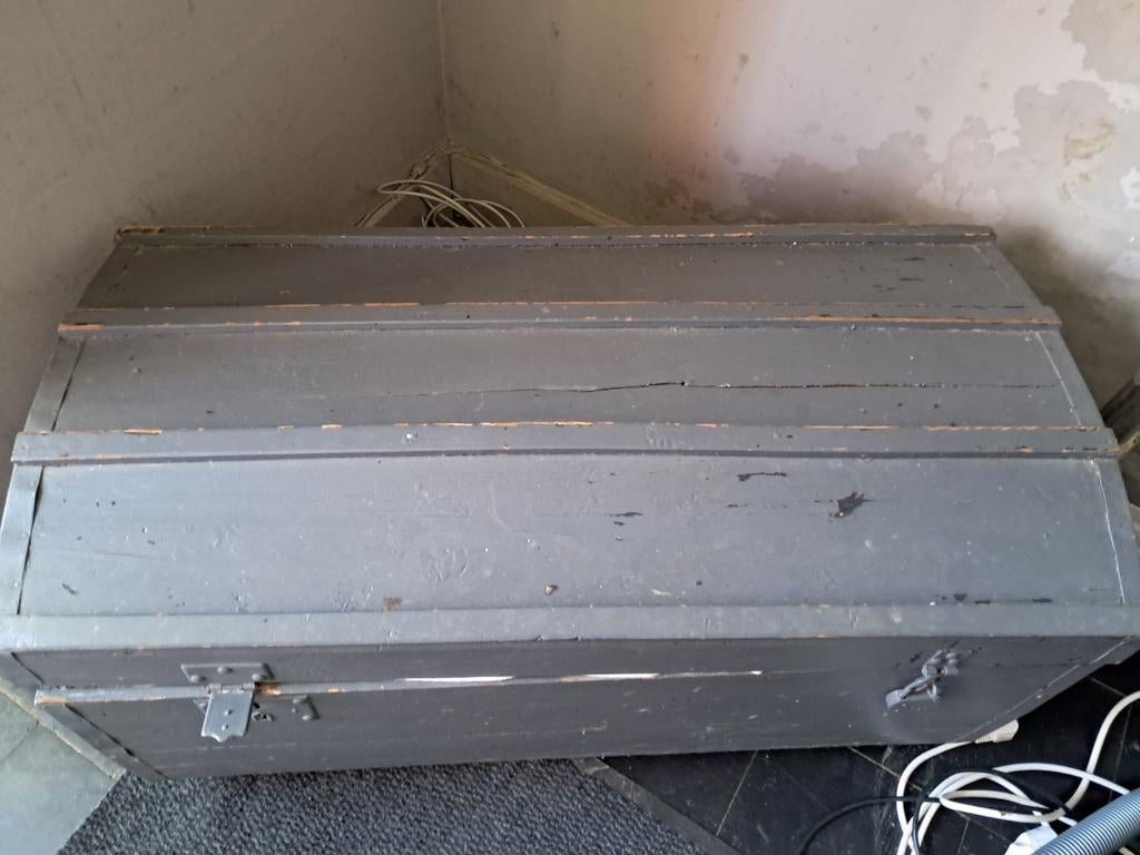 Coffre malle en bois peint en gris, Maison & Meubles