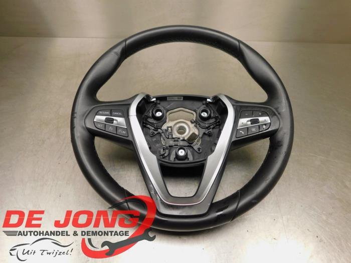 Volant d'un BMW 3-Serie, -, 3 mois de garantie, Utilisé, -