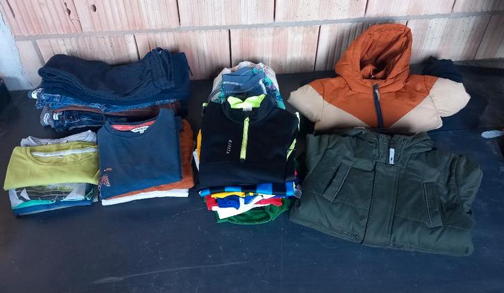Kledij - jongens - maat 116 en 122, Enfants & Bébés, Paquets de vêtements pour enfants, Utilisé, Taille 116, Enlèvement