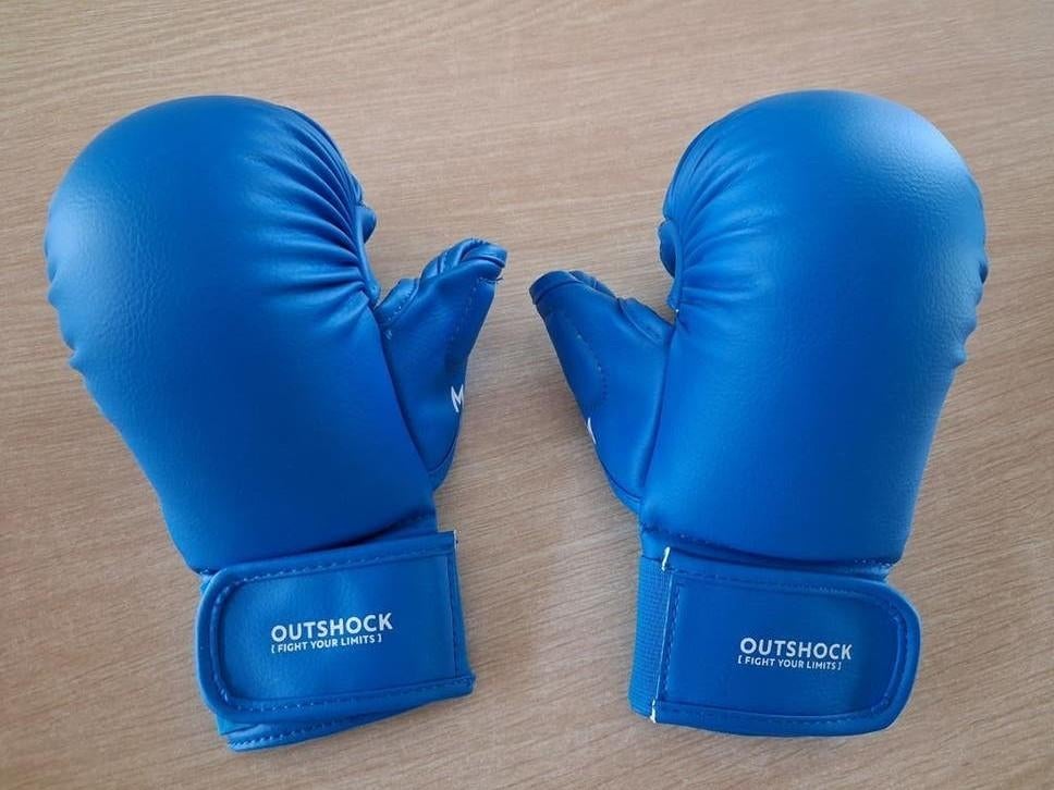 Protection pour les mains de karaté M - NOUVELLE, Sports & Fitness, Neuf, Enlèvement, Protection pour arts martiaux, Karaté