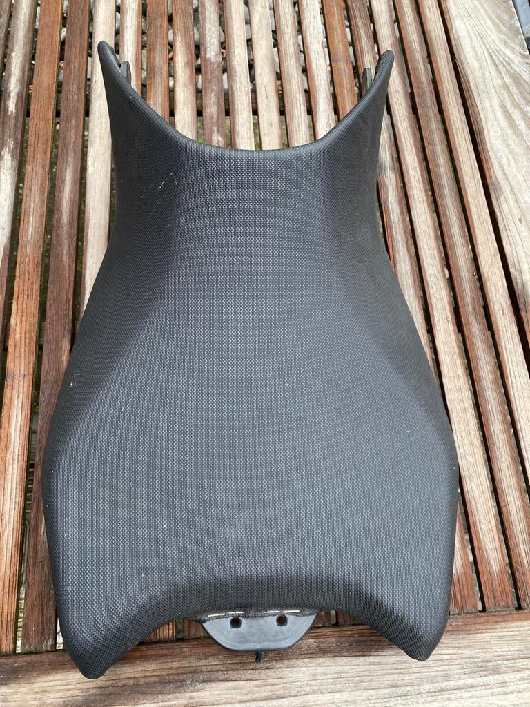 Selle KTM Duke, Motos, Enlèvement