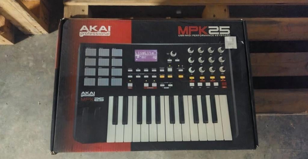 Akai MPK25, Ophalen, Gebruikt