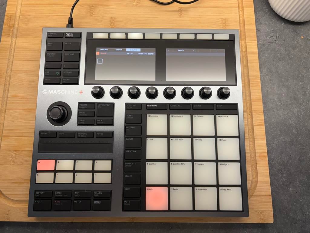 Native Instruments Maschine + plus standalone, Ophalen of Verzenden, Zo goed als nieuw