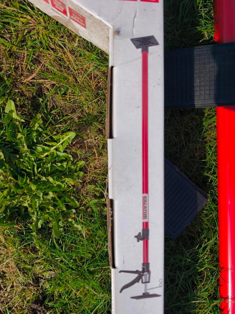 Gyproclift, telescopische steun. Derde hand, Ophalen