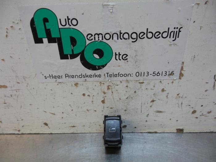 Elektrisch Raam Schakelaar van een Volkswagen Bora (Bora 98-, Auto-onderdelen, Dashboard en Schakelaars, Volkswagen, Gebruikt