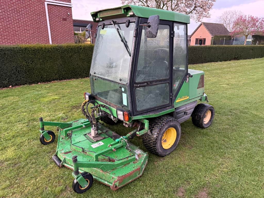 John deere 1505 met front dek, Tuin en Terras, Zitmaaiers, Ophalen, Zo goed als nieuw