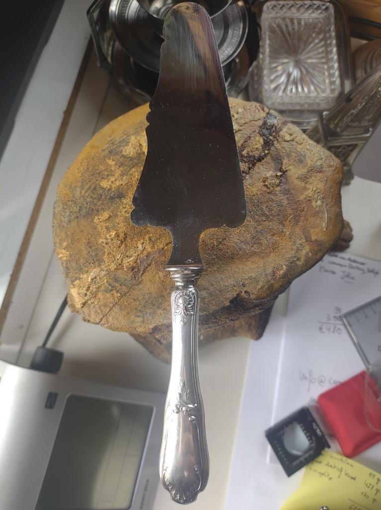 Pelle à gâteaux en argent massif, Antiquités & Art, Antiquités | Couverts, Envoi