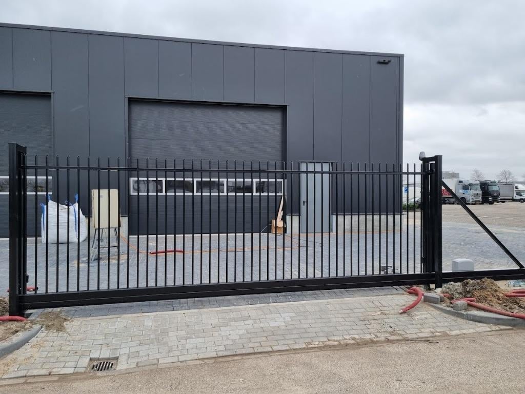 Vrijdragende spijlen schuifpoort of draaipoort incl montage, Tuin en Terras, Ophalen, Nieuw, IJzer, Schuifpoort