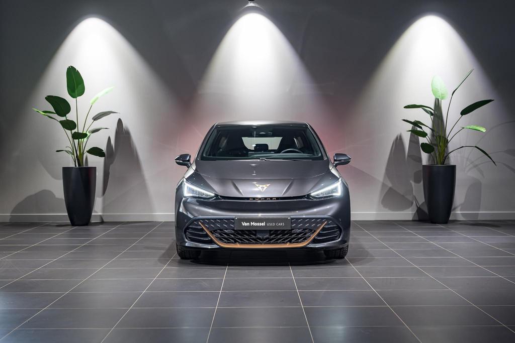 CUPRA Born 58kWh 150kW CARPLAY | CAMERA | ZETELVERWARMING, Auto's, Cupra, Automaat, Gebruikt, Zwart, 1736 kg