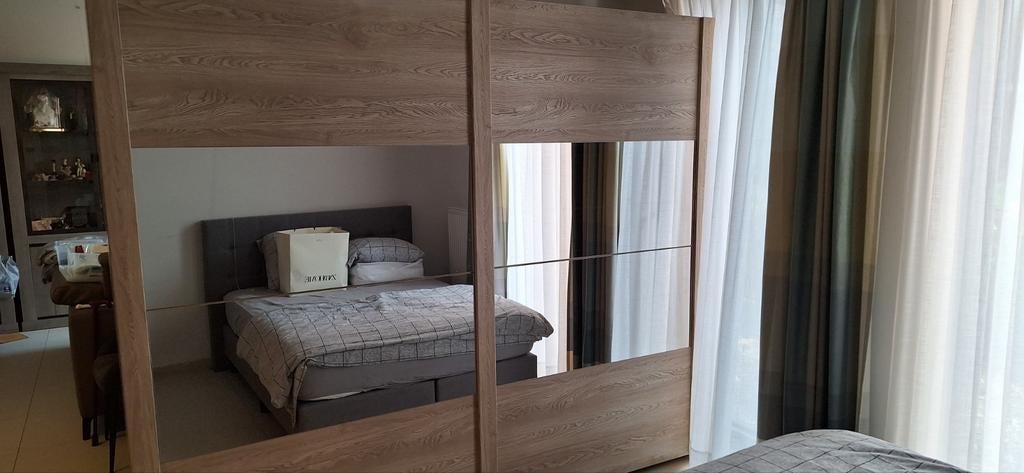 Prachtige kleerkast met schuifdeuren en 
 spiegels, Huis en Inrichting, Ophalen