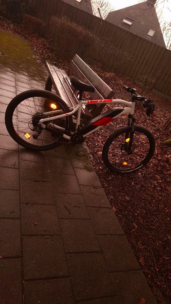 Elektrische fiets 270w rockrider est 100, Fietsen en Brommers, Elektrische fietsen, Zo goed als nieuw, 50 km per accu of meer