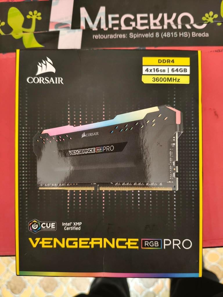 corsair vengeance 64 gb ddr4 3600 spotprijs zeker kijken, Computers en Software, RAM geheugen, Ophalen, DDR4, Zo goed als nieuw