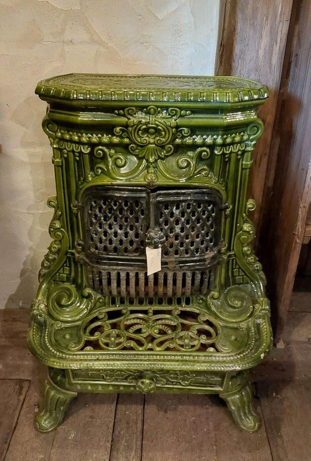 Ancien poêle en fonte émaillée d'époque Art Nouveau, Antiquités & Art, Enlèvement