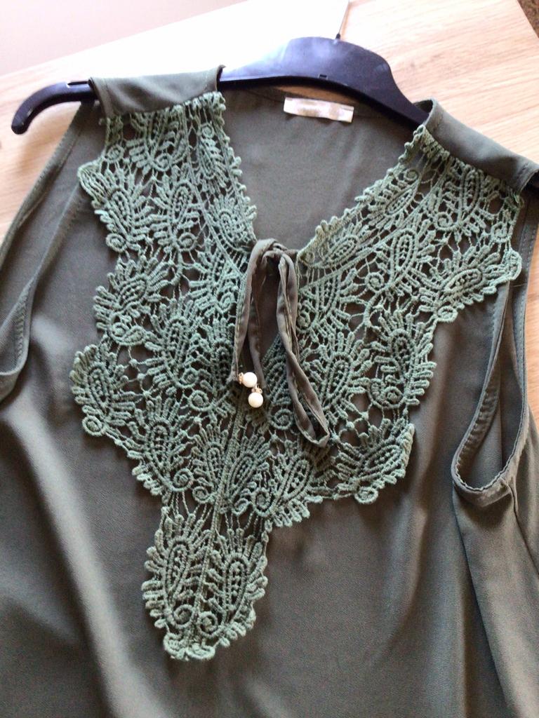 TERRA DI SIENA groene top met kant en voering maat M/L, Ophalen of Verzenden, Zo goed als nieuw, Maat 38/40 (M), Groen