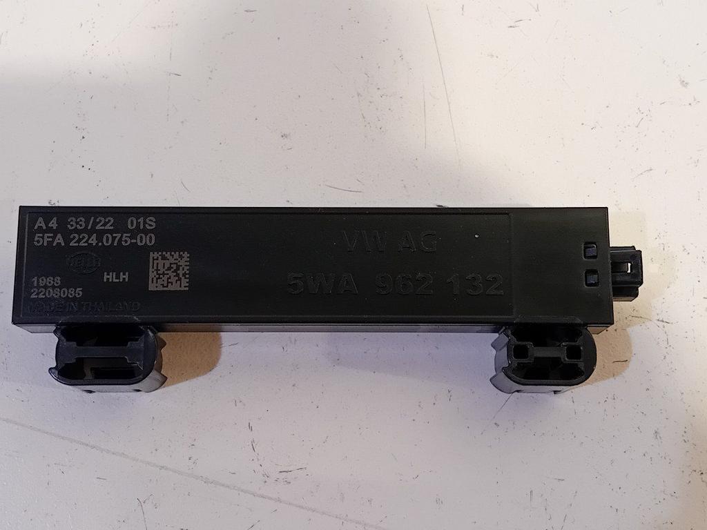 Antenne Volkswagen Golf, Enlèvement ou Envoi, Van der Ven Autorecycling B.V., Onderdelen@venauto.nl, Ettenseweg 76, 4706 PB Roosendaal, The Netherlands