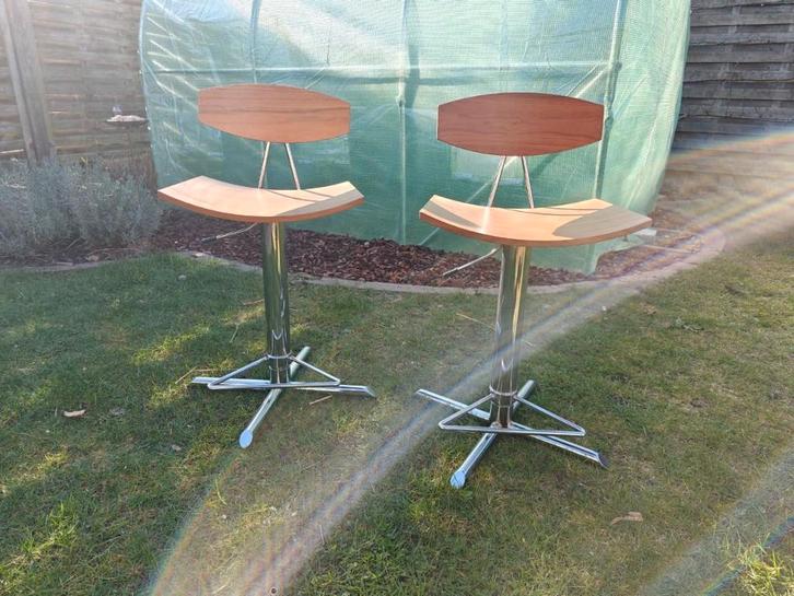 Barkrukken, Maison & Meubles, Tabourets de bar, Utilisé, 30 à 60 cm, Bois, Métal, 2 tabourets, Réglable en hauteur, Avec repose-pieds