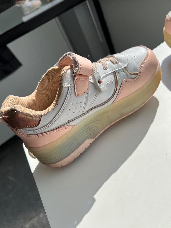 chaussures à roulettes roses et blanches à vendre !, Divers, Divers Autre, Enlèvement