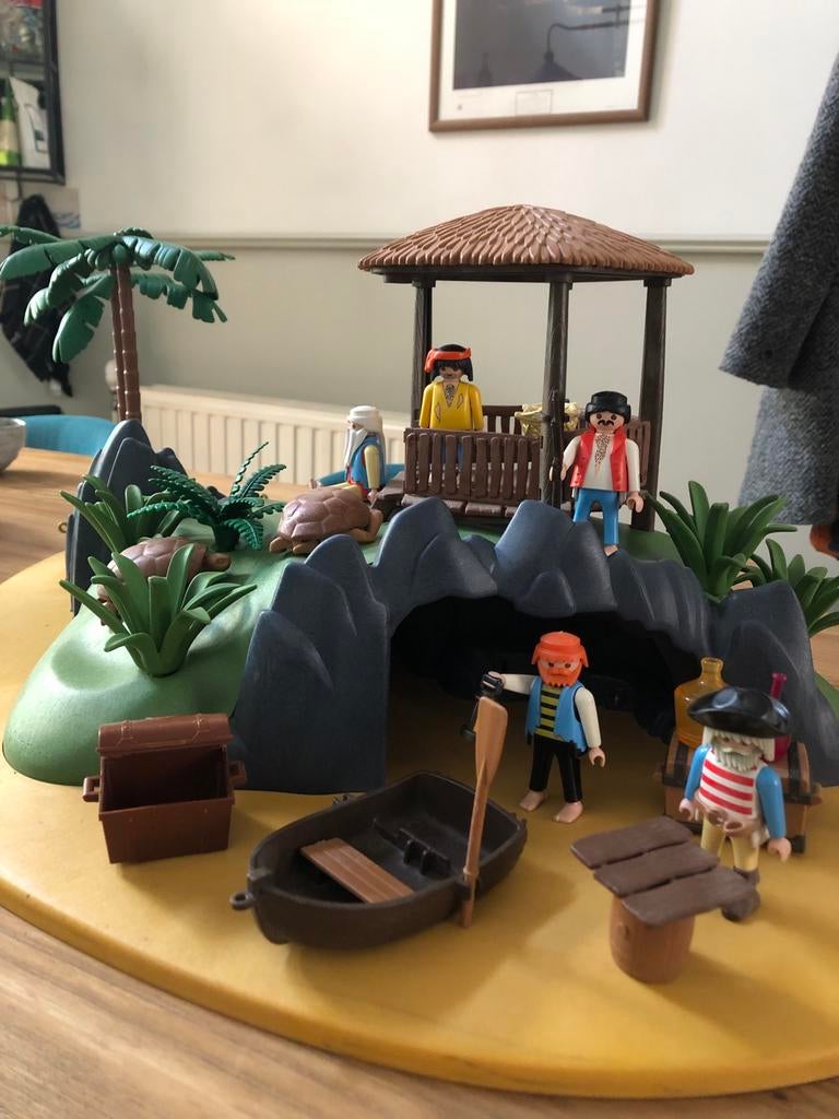 Île pirates playmobil vintage, Enfants & Bébés, Jouets | Playmobil, Enlèvement, Comme neuf