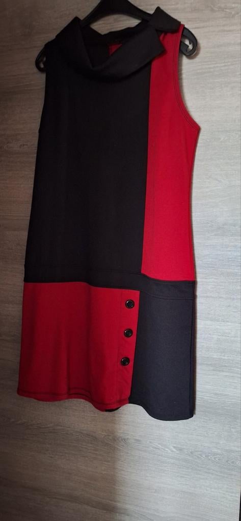 Kleedje, Ophalen, Maat 38/40 (M), Rood