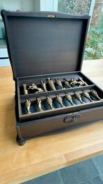 Jeu d'échecs ancien dans une boîte en bois, Enlèvement ou Envoi