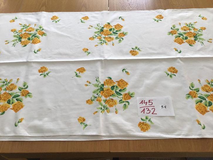 nappe 145 cm sur 132 cm à 5 euros, Maison & Meubles, Nappes, Comme neuf, Enlèvement ou Envoi