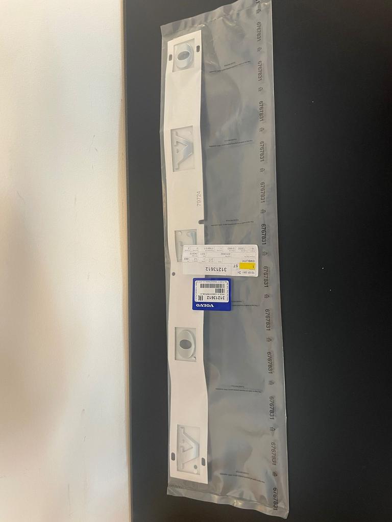 Volvo embleem/letters v40/xc40/xc60..... 31213612, Autos : Pièces & Accessoires, Carrosserie & Tôlerie, Neuf, Enlèvement ou Envoi