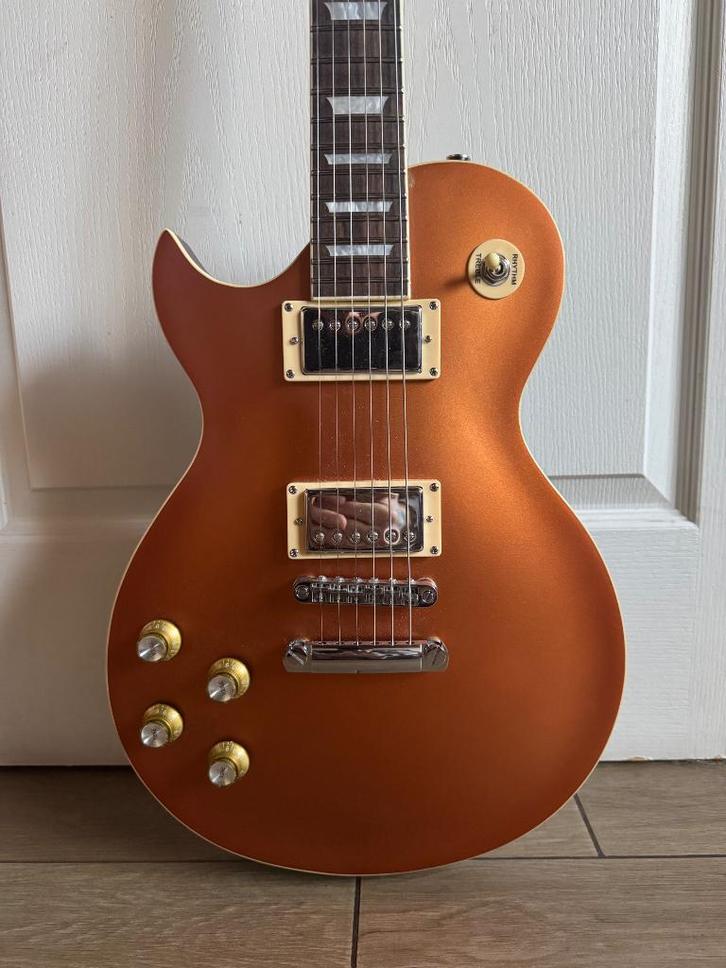 Harley Benton sc-25th firemist LH, Musique & Instruments, Instruments à corde | Guitares | Électriques, Comme neuf, Solid body