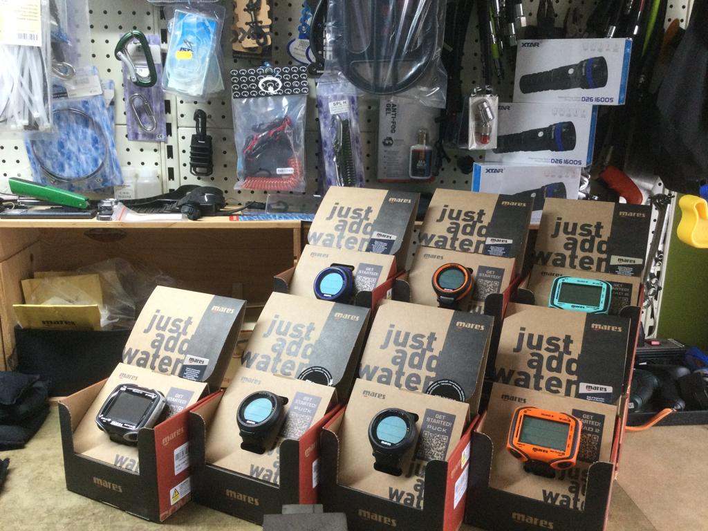 Suunto, Cressi & Mares Duikcomputers te koop - Ecocheques, Watersport en Boten, Duiken, Ophalen of Verzenden, Zo goed als nieuw