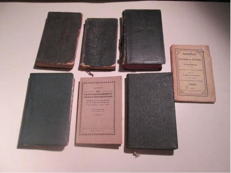 7 Oude Religieuze / Godsdienstige Boeken, Boeken, Godsdienst en Theologie, Zo goed als nieuw, Ophalen of Verzenden