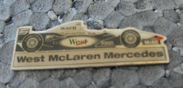 Épinglez Formula 1 West Cigarettes McLaren Mercedes