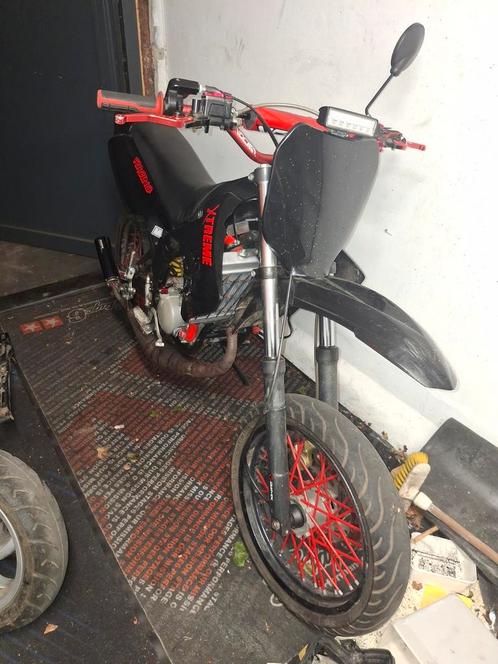 Derbi Senda SM-Xtreme 2004, Fietsen en Brommers, Brommers | Derbi, Zo goed als nieuw, Klasse B (45 km/u), Ophalen