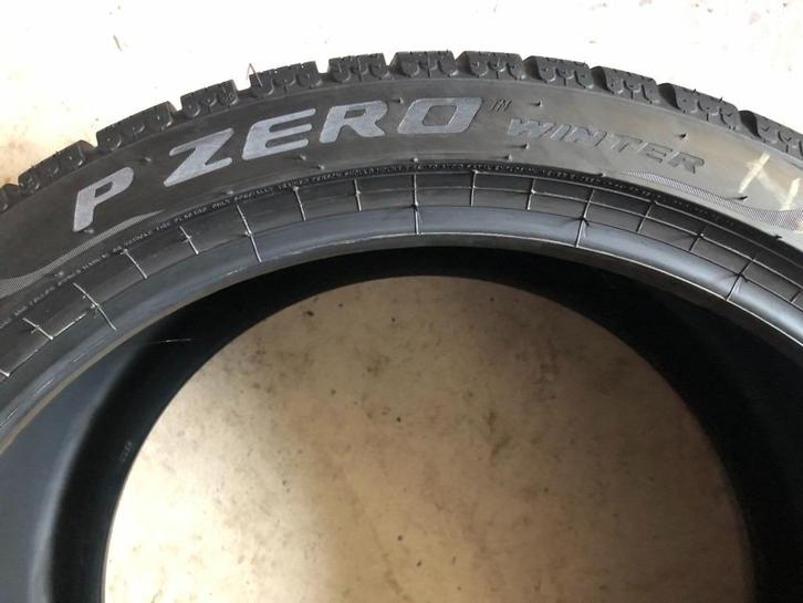 winterbanden P Zero * breed set afkomstig BMW, Auto-onderdelen, Banden en Velgen, Band(en), Winterbanden, 21 inch, 285 mm, Overig