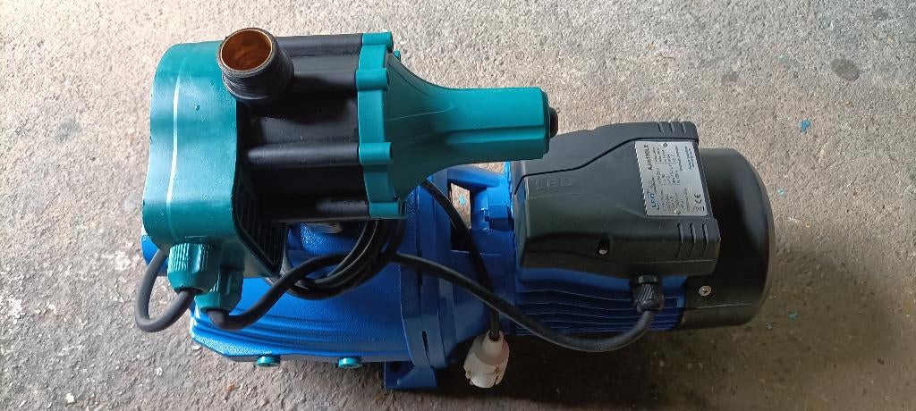 leo 150 waterpomp, Tuin en Terras, Waterpompen, Zo goed als nieuw, Elektrisch, Beregeningspomp, Ophalen