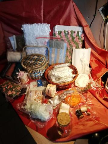 Lot articles  de couture beschikbaar voor biedingen