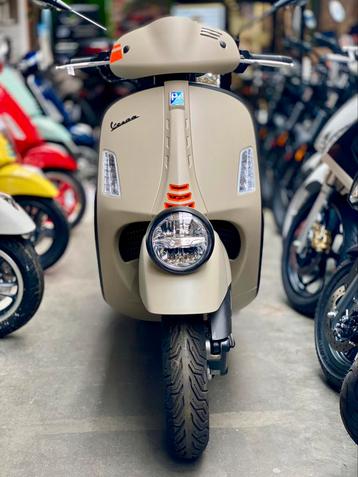 Promotion Vespa Gtv 300 beige 2024 garantie 3 ans disponible aux enchères