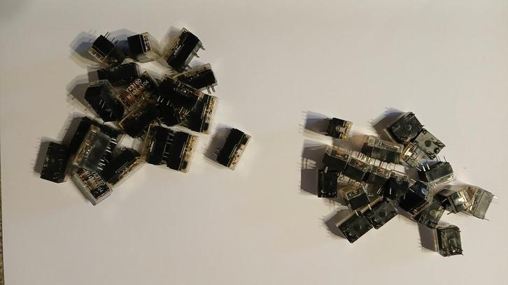 Mini relais 24 volt DC, Hobby en Vrije tijd, Elektronica-componenten, Ophalen of Verzenden