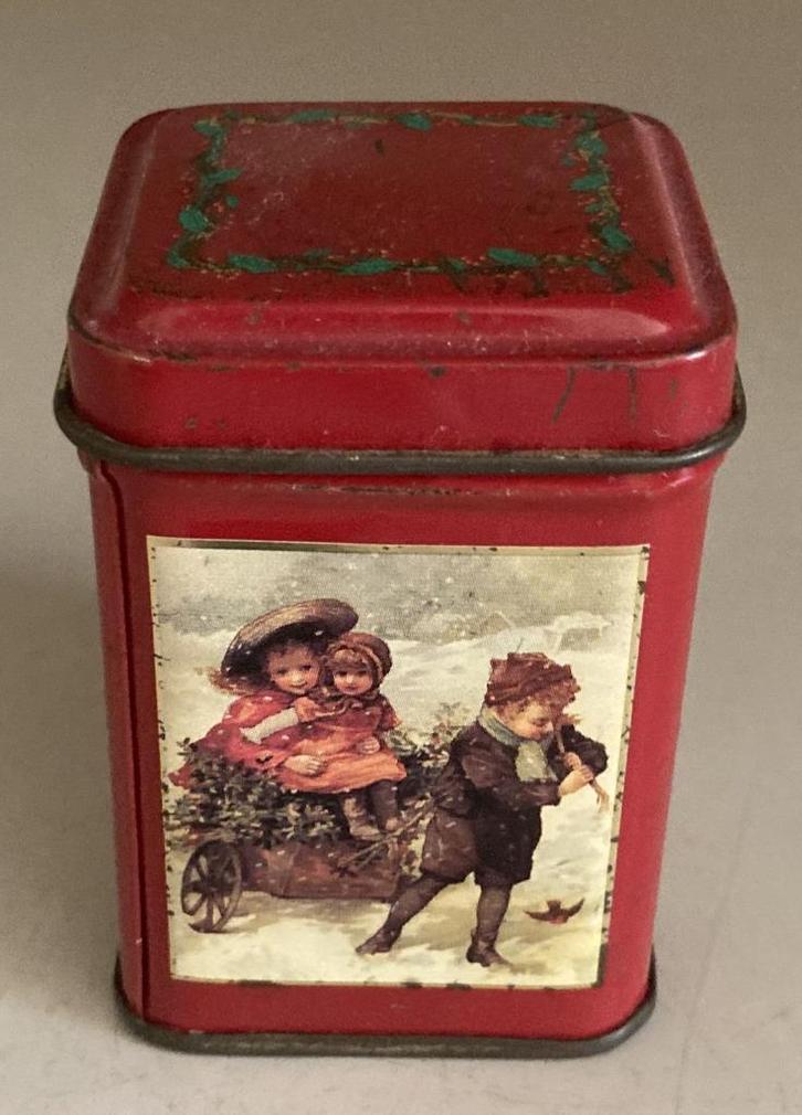 Vintage blikken bewaardoos - spelende kinderen in de sneeuw., Verzamelen, Blikken, Gebruikt, Overige, Overige merken, Ophalen of Verzenden