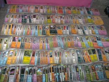 Lot van 700 pokémonkaarten. beschikbaar voor biedingen
