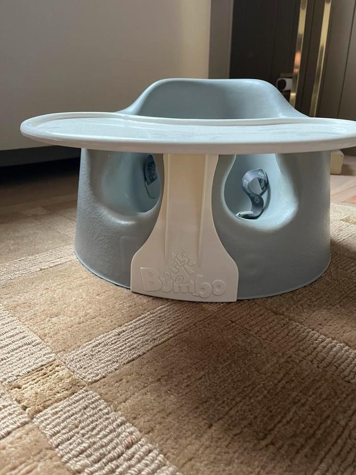 Bumbo babystoeltje, Kinderen en Baby's, Kinderstoelen, Gebruikt, Overige typen, Afneembaar eetblad, Gordel(s), Ophalen