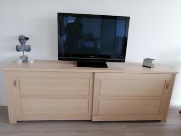 2 Bijna Nieuwe Dresoir lage schuifdeurkasten, Huis en Inrichting, Kasten | Dressoirs, Ophalen, Modern licht Eiken, Eikenhout, Zo goed als nieuw
