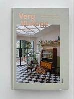 Very Vintage, Boeken, Kunst en Cultuur | Architectuur, Tim Mouling; Julie Vrijens, Ophalen of Verzenden, Zo goed als nieuw