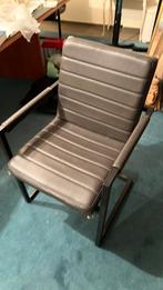 4 ruime en aangename zitstoelen, Huis en Inrichting, Stoelen, Ophalen, Gebruikt, Metaal, Vier