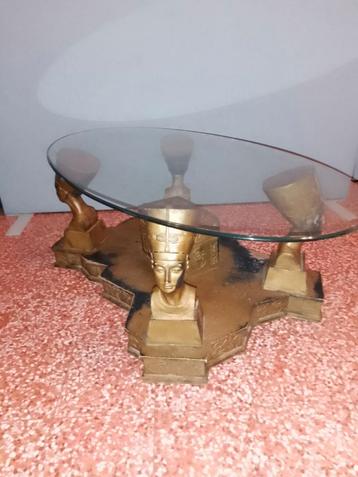 table basse de style égyptienne 4 têtes de Néfertiti