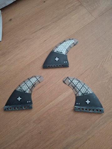 Plus M5 Future carbon base 3 fins beschikbaar voor biedingen