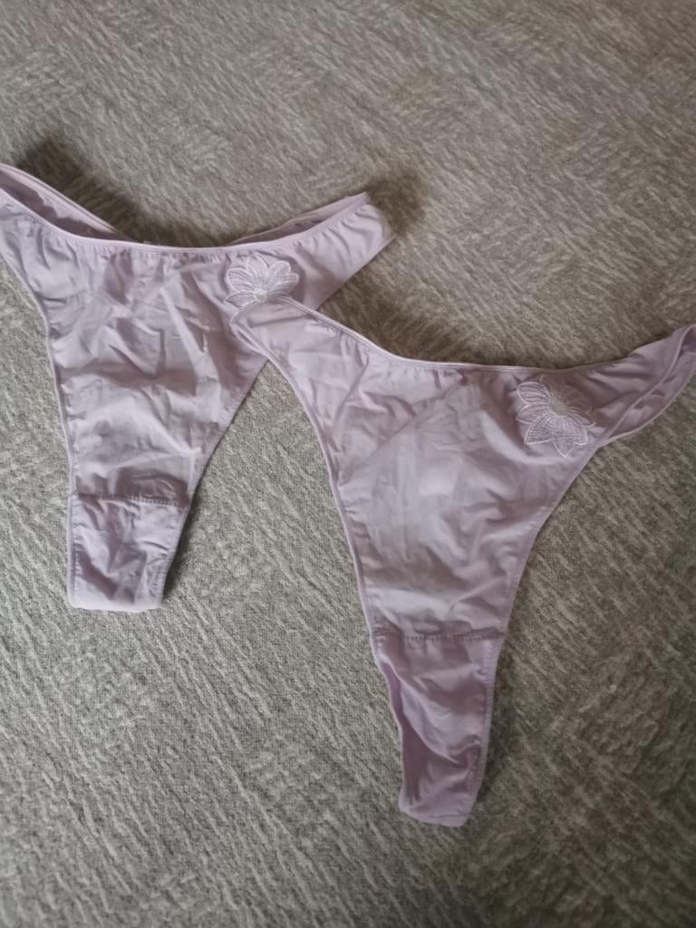 2 magnifiques tongs lilas de Lou, Enlèvement ou Envoi