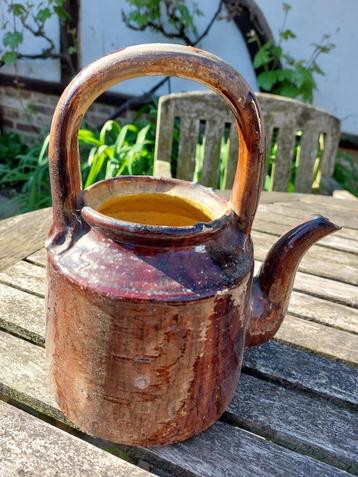 oude aardewerken koffiepot, begin 1900 beschikbaar voor biedingen