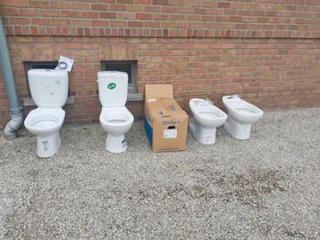 4 wc' te koop nieuw. beschikbaar voor biedingen