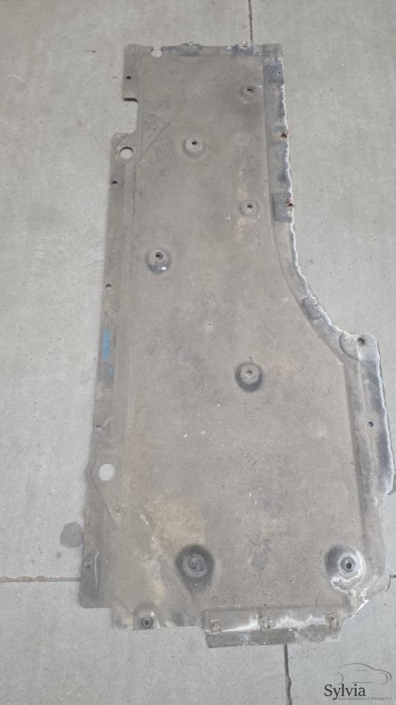 Bodemplaat onderplaat zijdelings links BMW 1 serie E88 51757, Auto-onderdelen, Carrosserie, Gebruikt, Ophalen of Verzenden